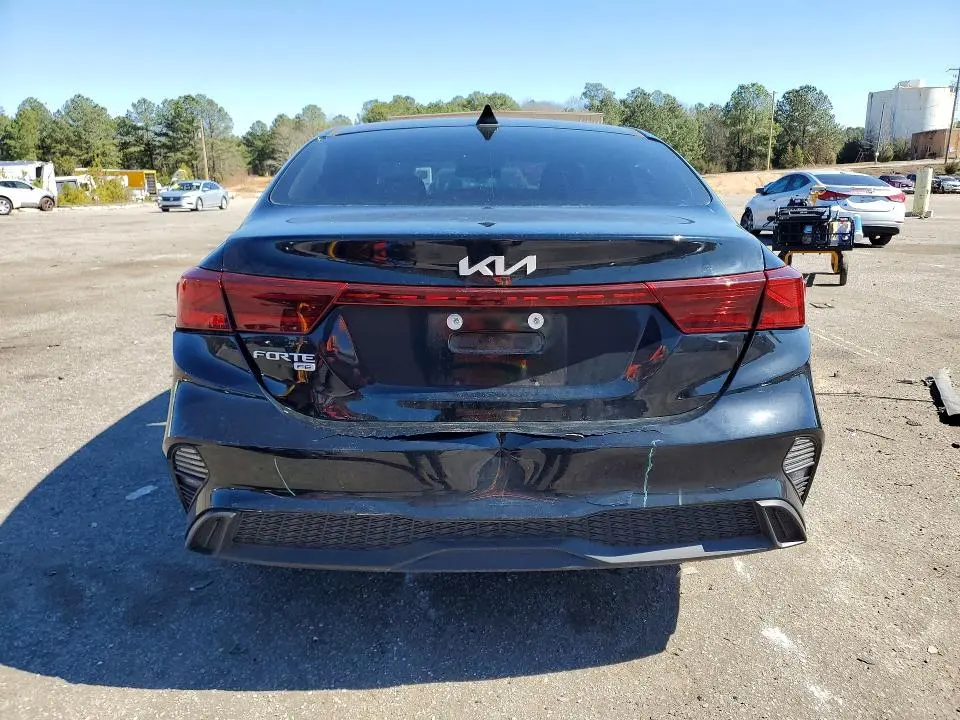 2024 KIA FORTE LX  