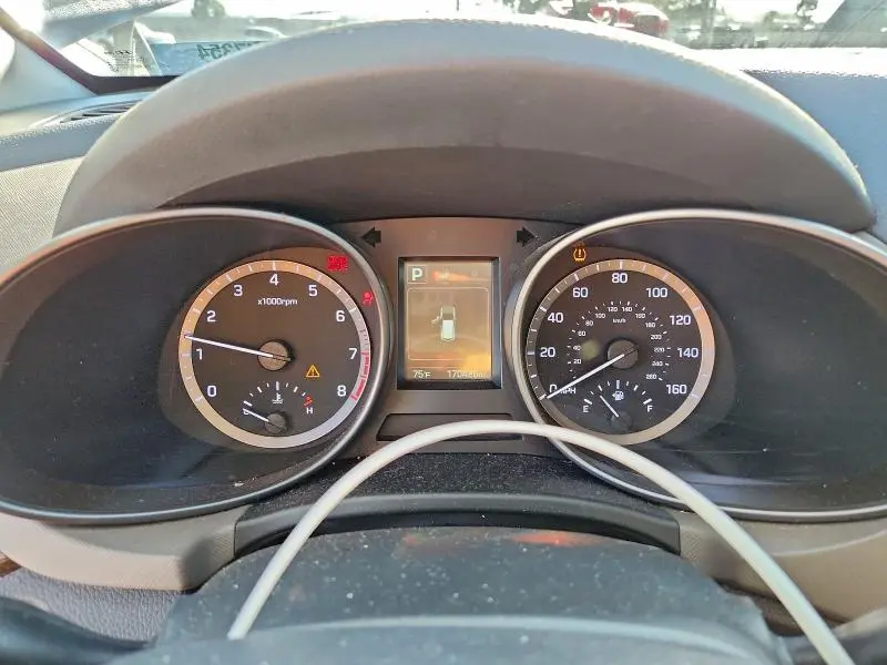2017 HYUNDAI SANTA FE SE  