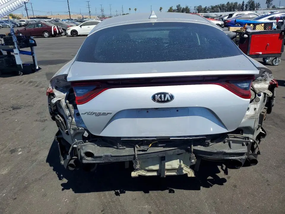 2018 KIA STINGER BASE  