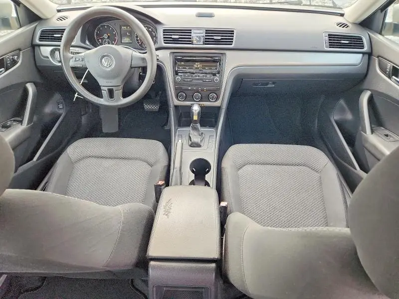 2013 VOLKSWAGEN PASSAT S  
