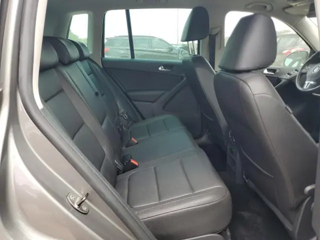 2011 VOLKSWAGEN TIGUAN S  