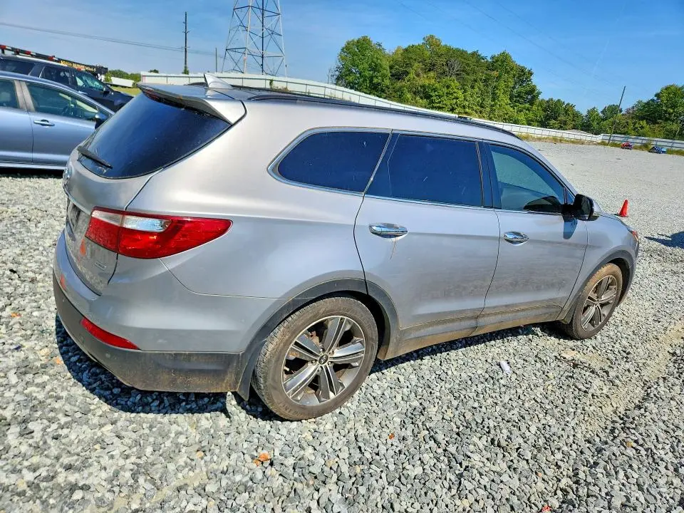 2016 HYUNDAI SANTA FE SE  