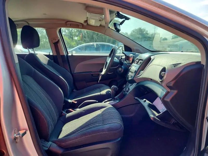 2015 CHEVROLET SONIC LT  