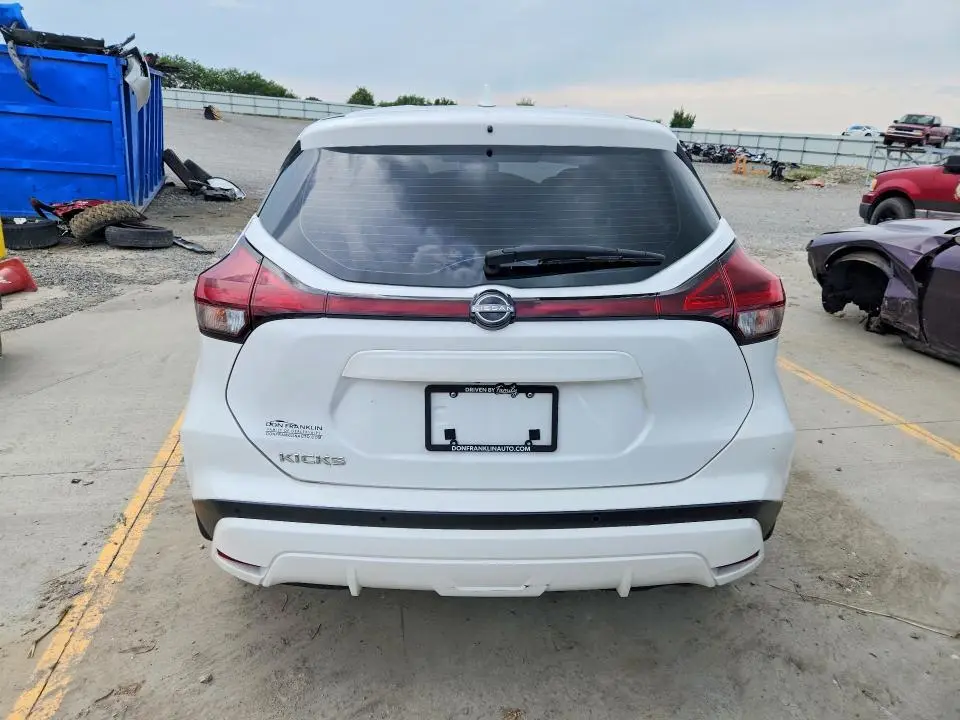 2024 NISSAN KICKS   