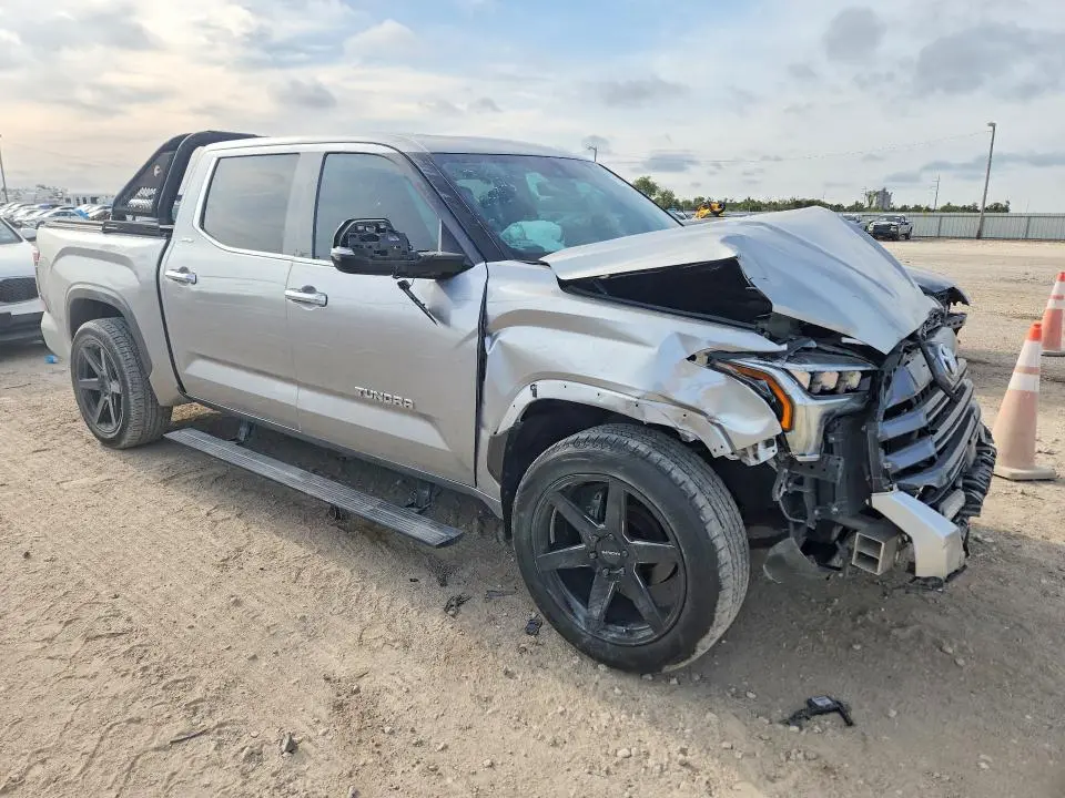 2022 TOYOTA TUNDRA CREWMAX LIMITED  