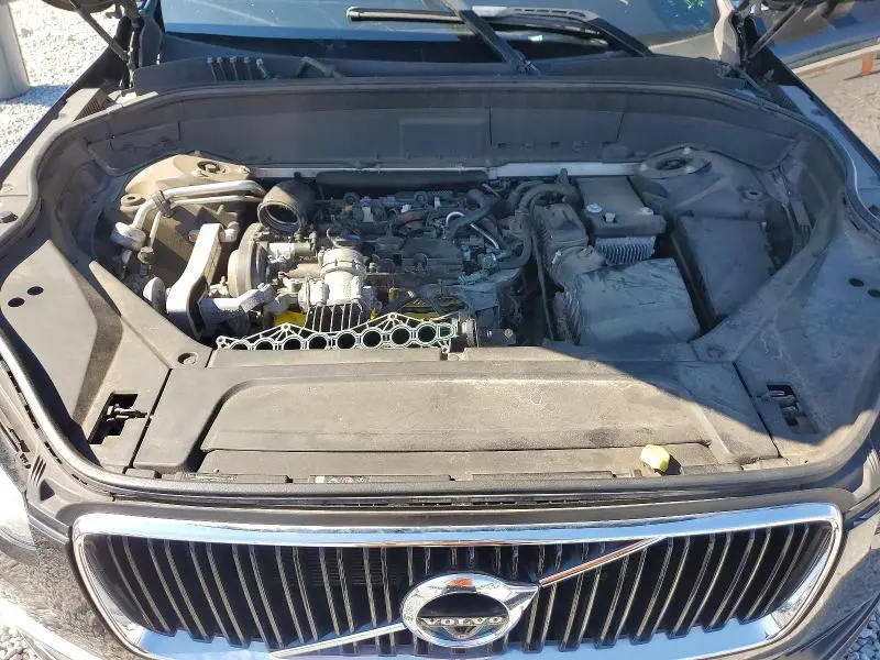 2017 VOLVO XC90 T6  