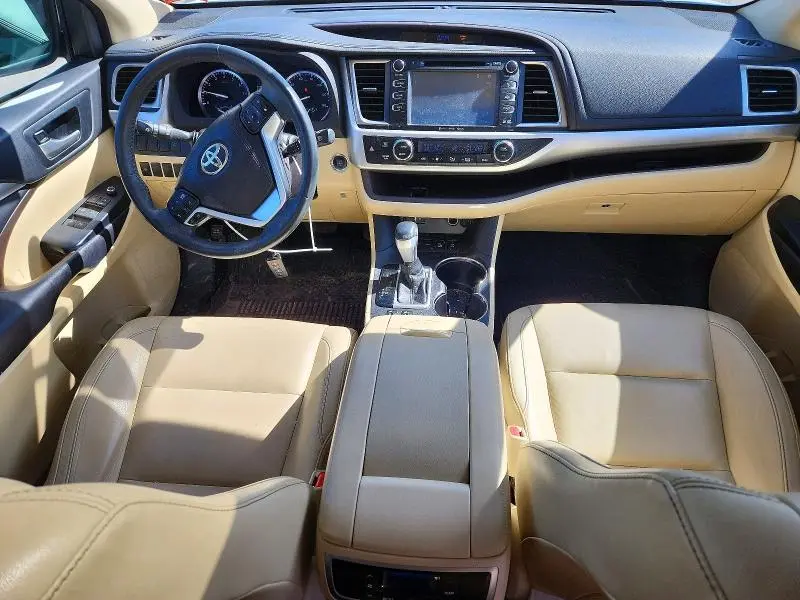 2016 TOYOTA HIGHLANDER XLE  
