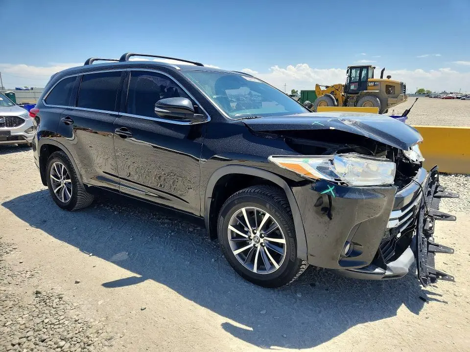 2018 TOYOTA HIGHLANDER XLE  
