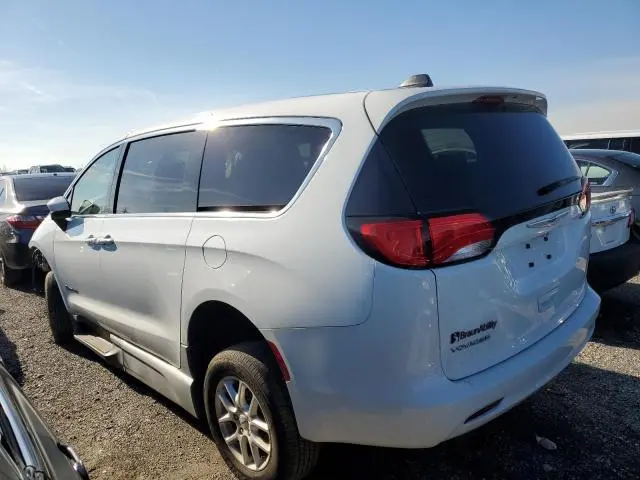 2022 CHRYSLER VOYAGER LX  