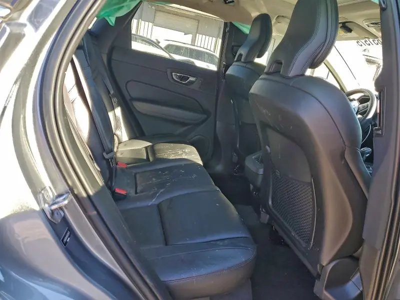 2019 VOLVO XC60 T5 MOMENTUM  