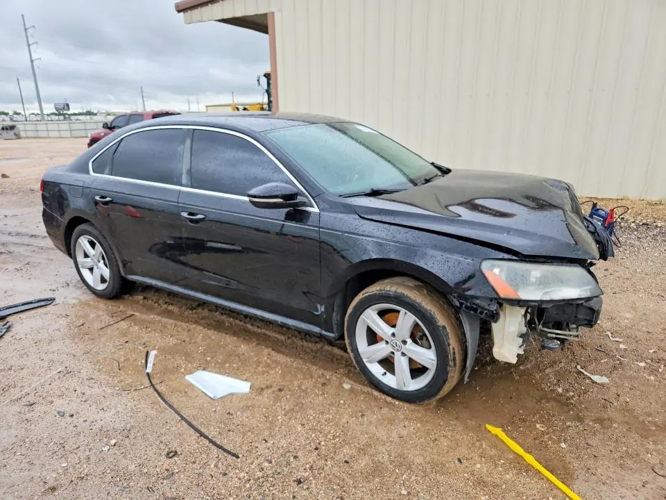 2012 VOLKSWAGEN PASSAT SE  