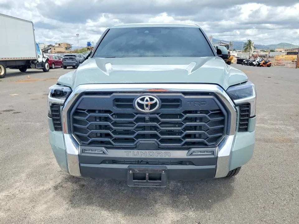 2025 TOYOTA TUNDRA SR5  