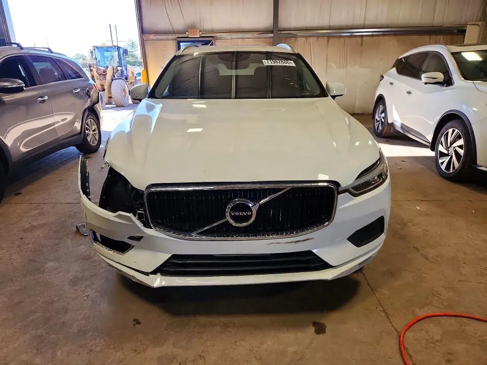 2020 VOLVO XC60 T5 MOMENTUM  