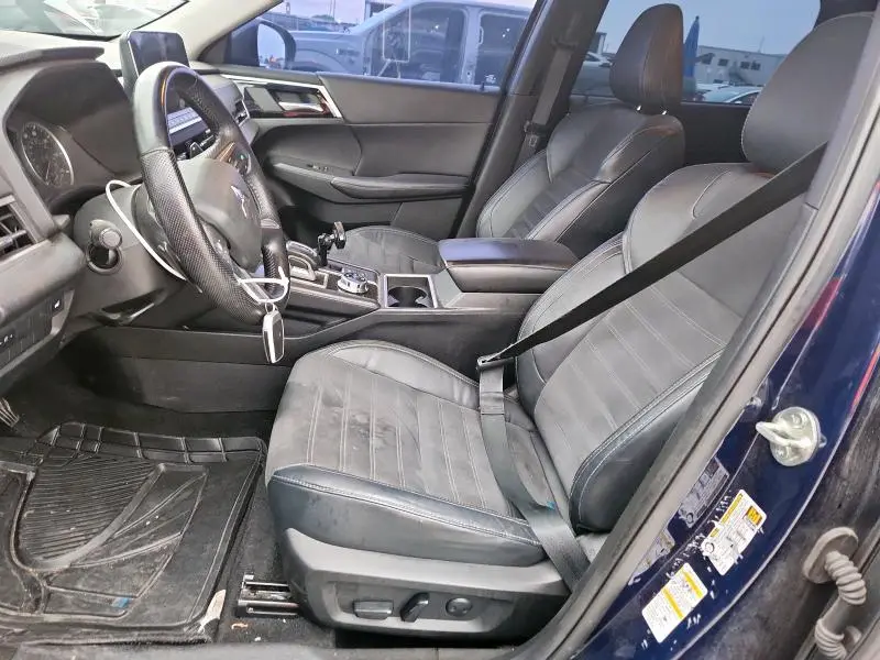 2022 MITSUBISHI OUTLANDER SE  