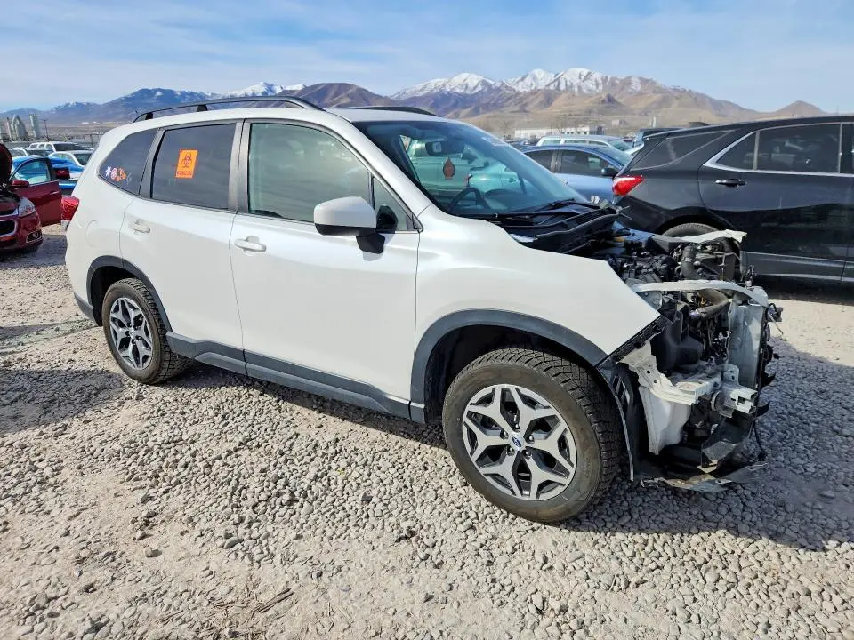 2020 SUBARU FORESTER PREMIUM  