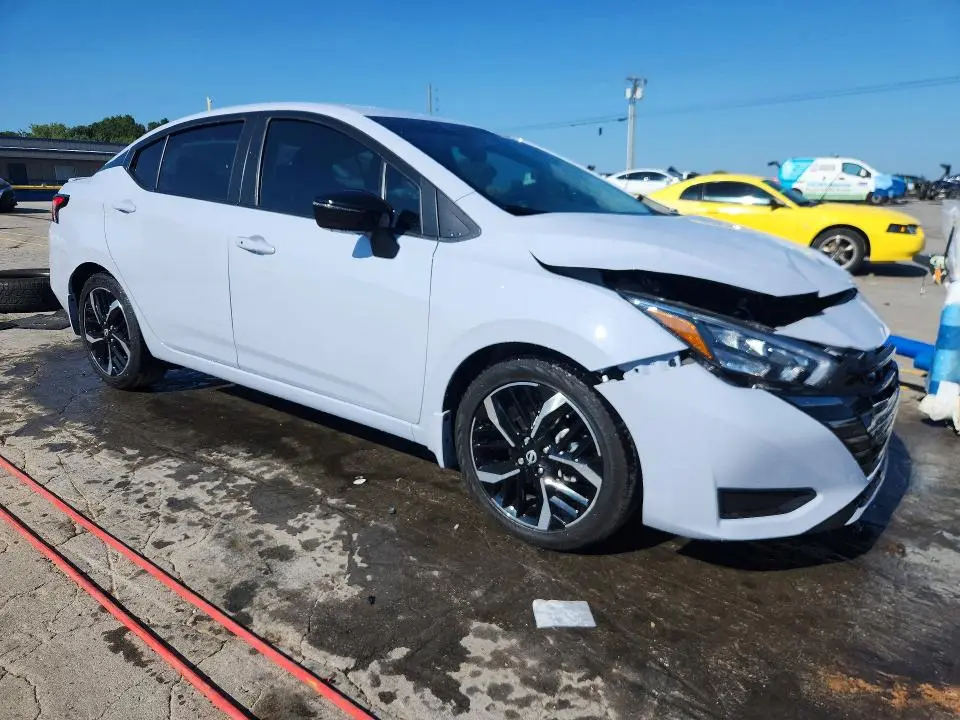 2025 NISSAN VERSA SR  