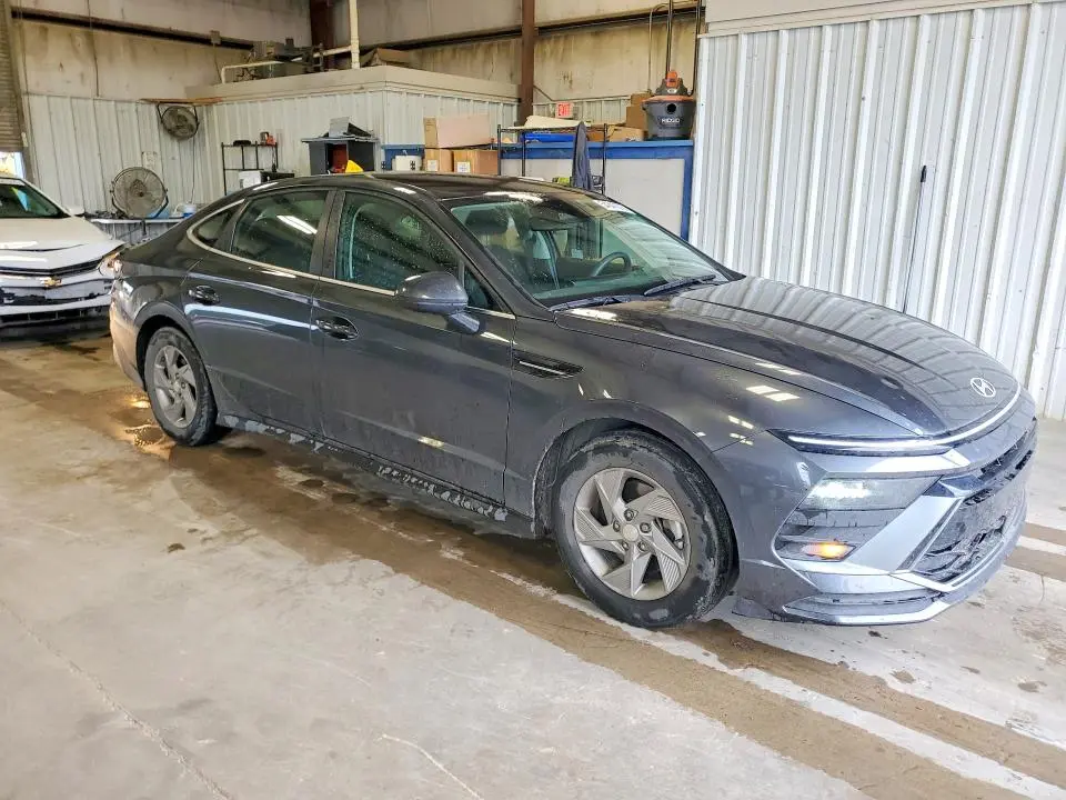 2025 HYUNDAI SONATA SE  