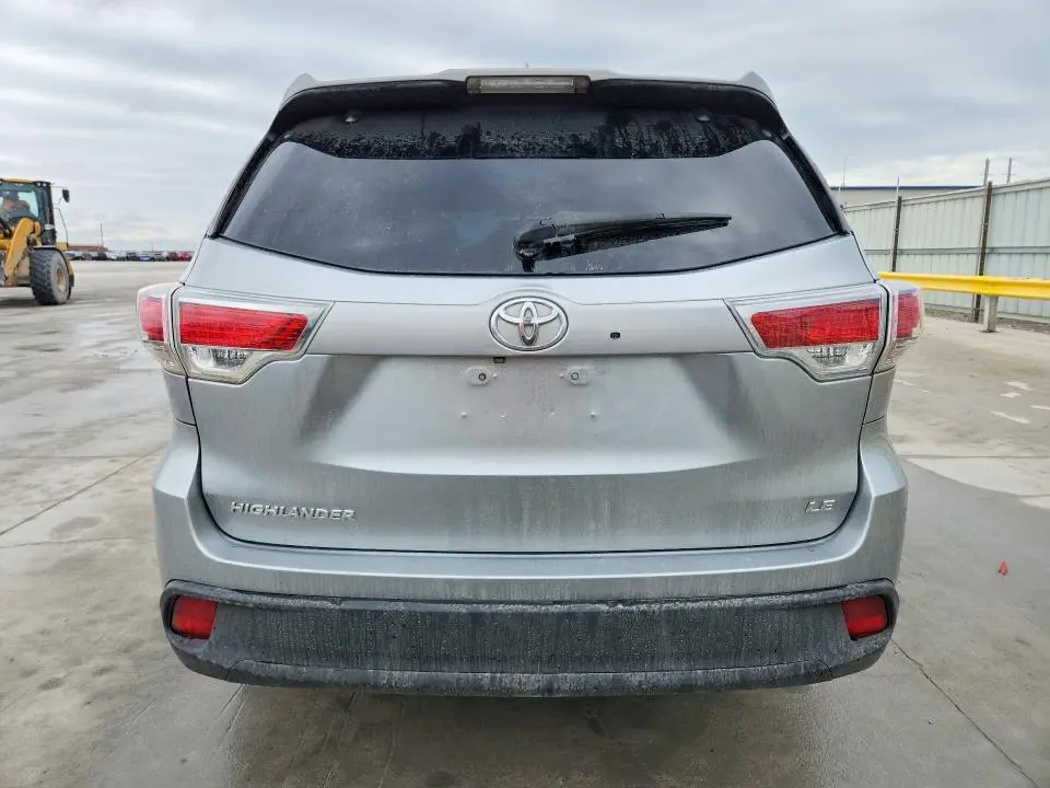 2015 TOYOTA HIGHLANDER LE PLUS  