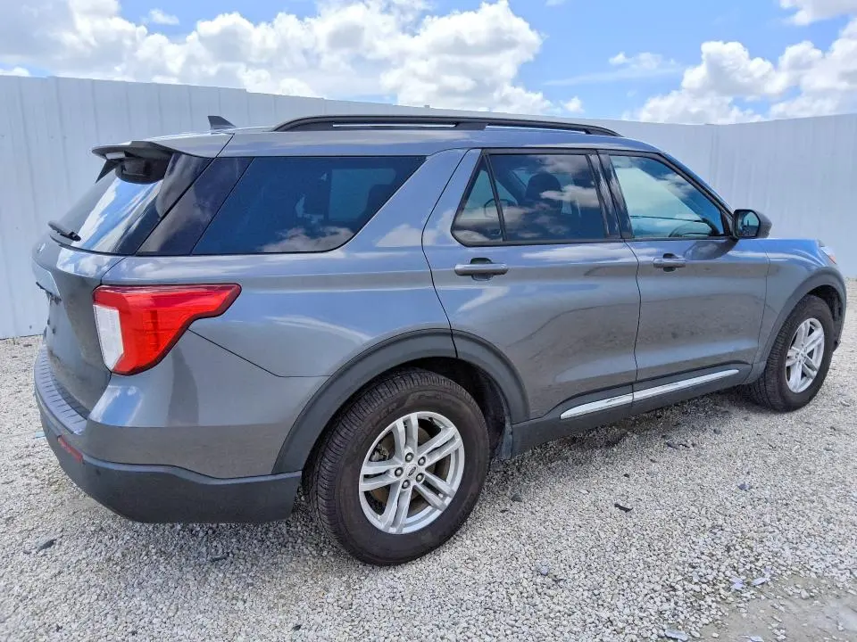 2022 FORD EXPLORER XLT  