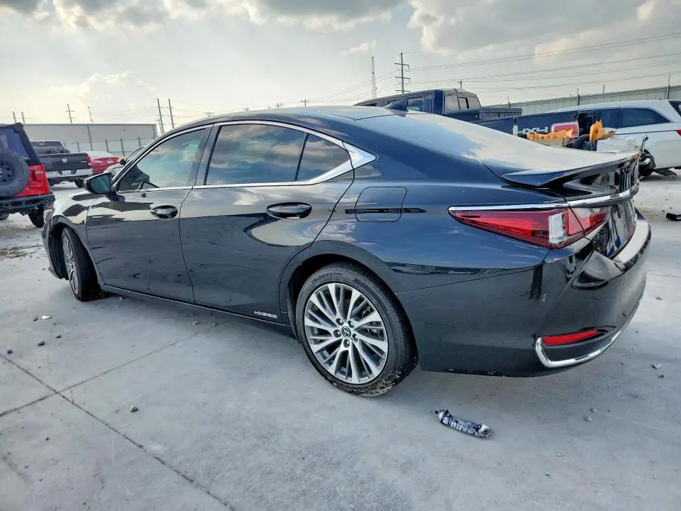 2021 LEXUS ES 300H  