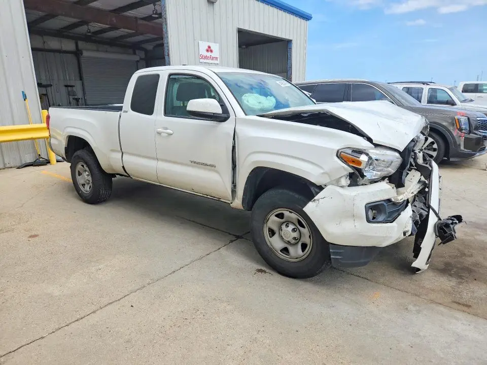 2019 TOYOTA TACOMA SR5  