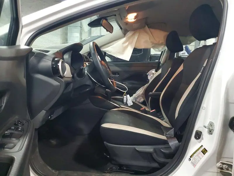2022 NISSAN VERSA SV  