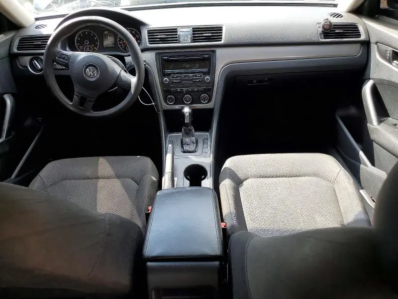 2013 VOLKSWAGEN PASSAT S  
