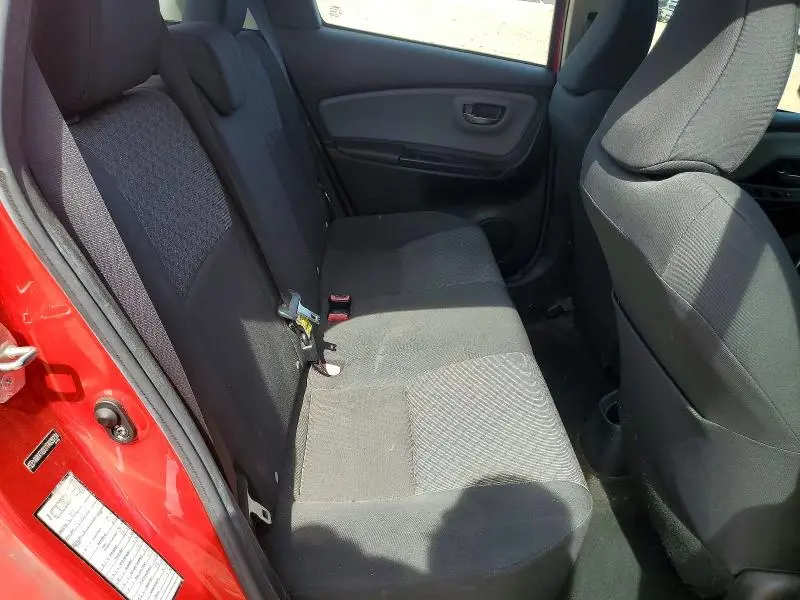 2015 TOYOTA YARIS 5-DOOR LE  