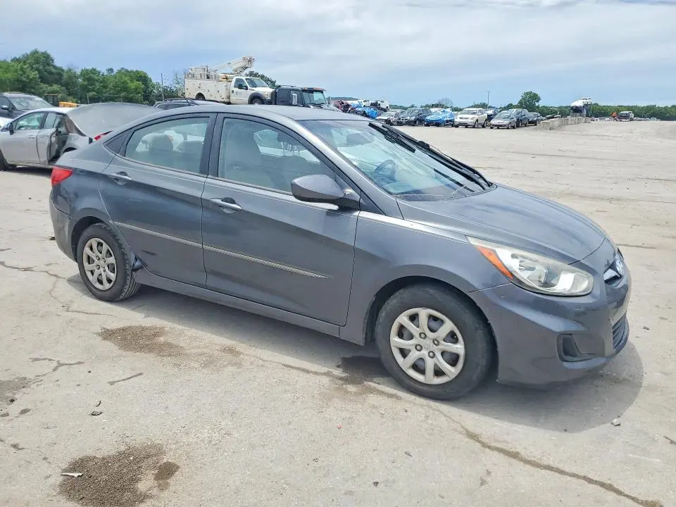 2012 HYUNDAI ACCENT GLS  