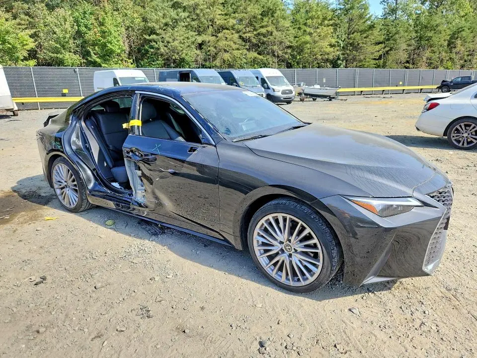 2023 LEXUS IS 300  