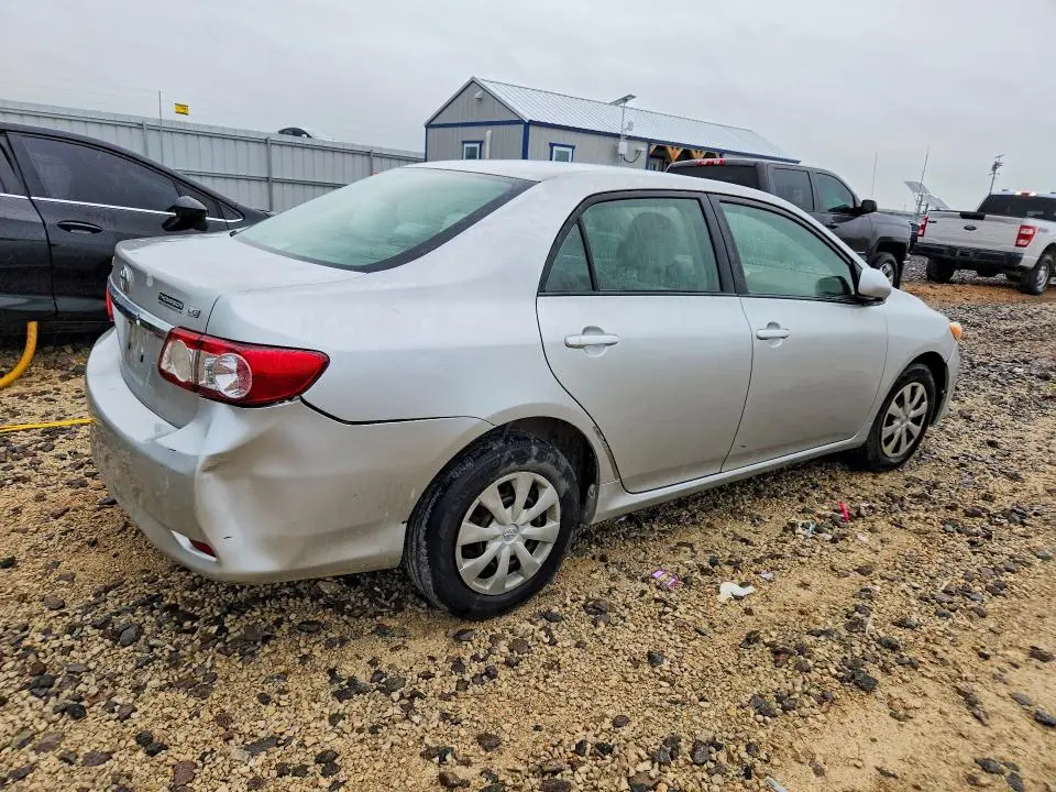 2011 TOYOTA COROLLA LE  