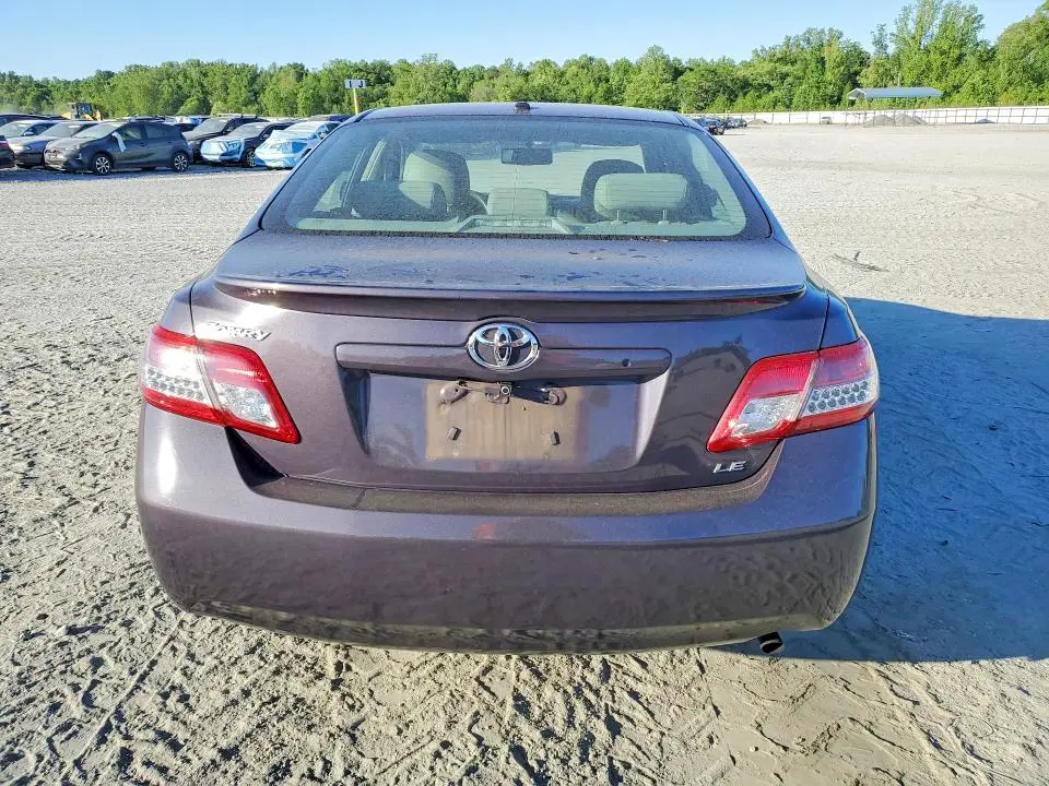 2011 TOYOTA CAMRY LE  