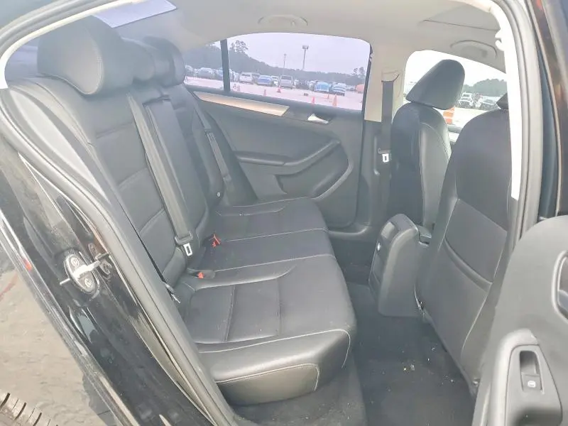 2018 VOLKSWAGEN JETTA SE  