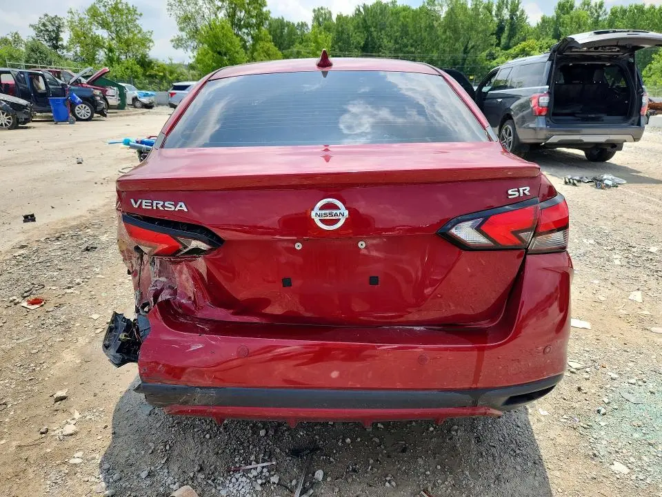 2021 NISSAN VERSA SR  
