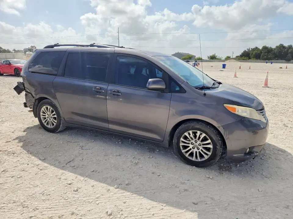 2011 TOYOTA SIENNA XLE 8-PASSENGER  