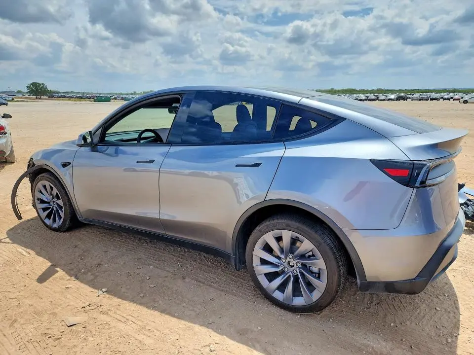 2026 TESLA MODEL Y   