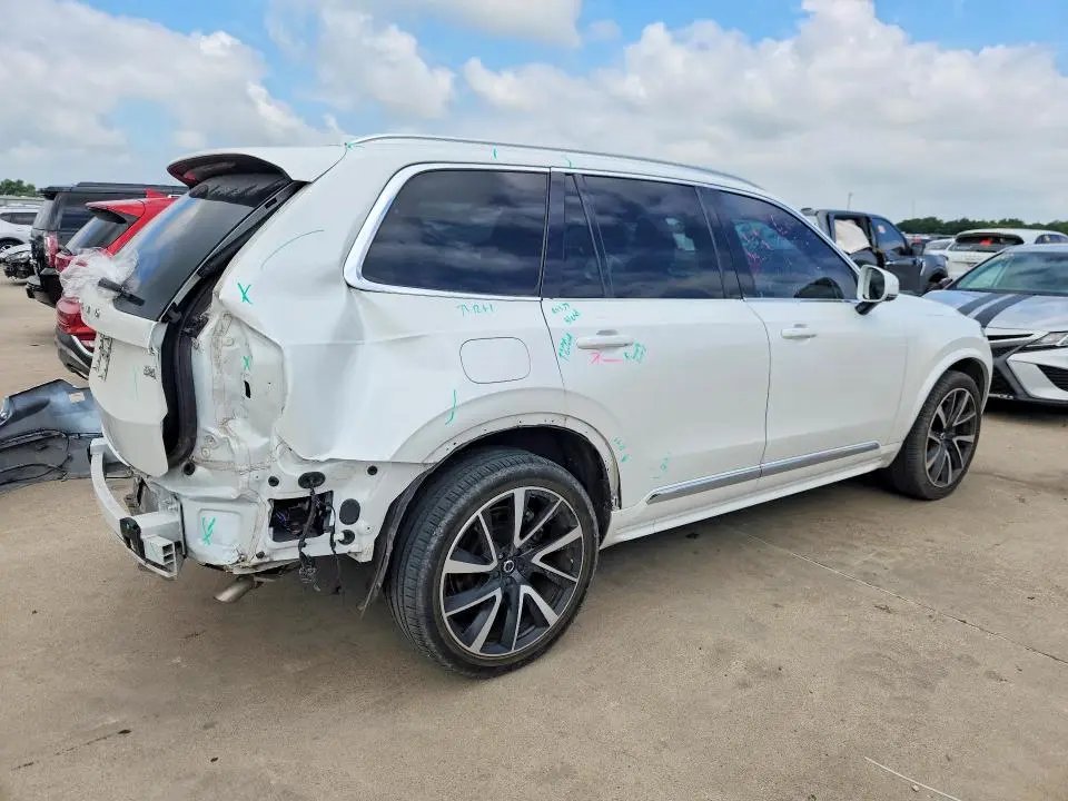 2023 VOLVO XC90 PLUS  