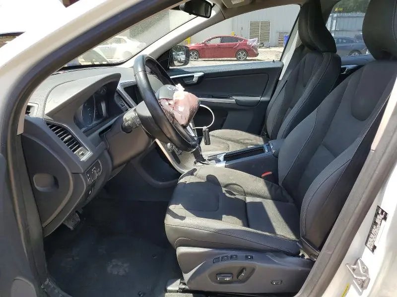2015 VOLVO XC60 T5  