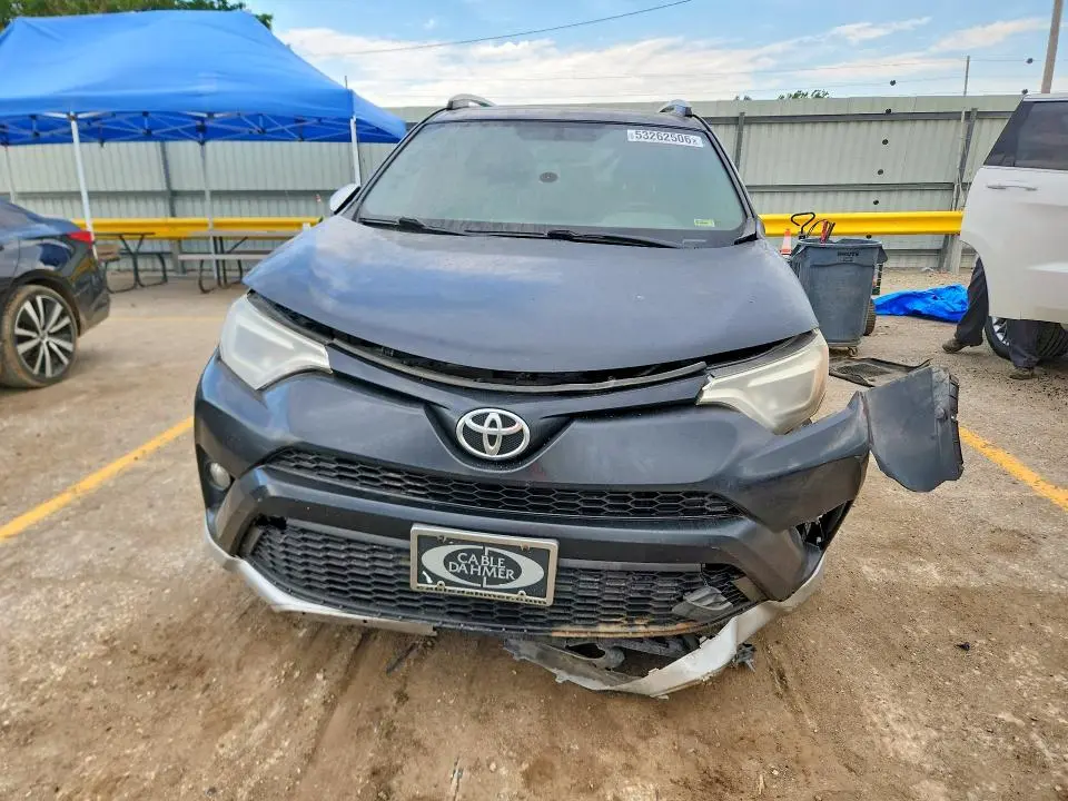 2016 TOYOTA RAV4 SE  