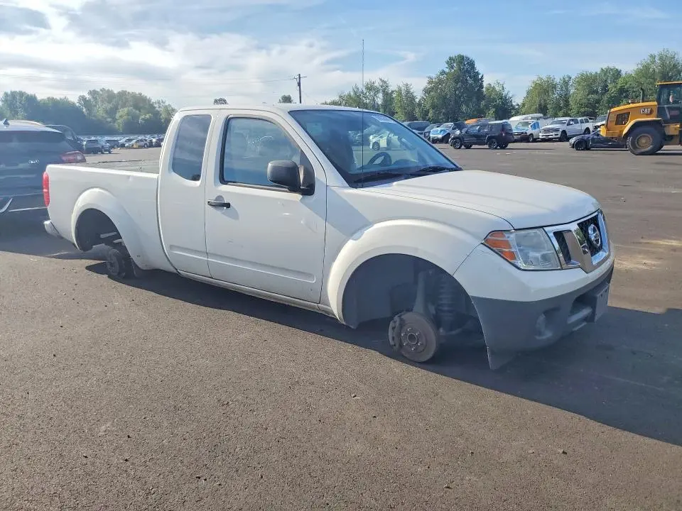 2015 NISSAN FRONTIER S  