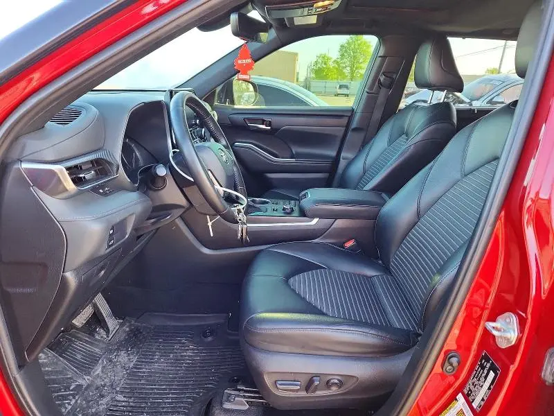 2021 TOYOTA HIGHLANDER XSE  
