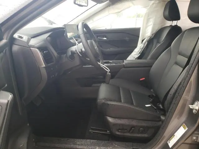2024 NISSAN ROGUE SL  