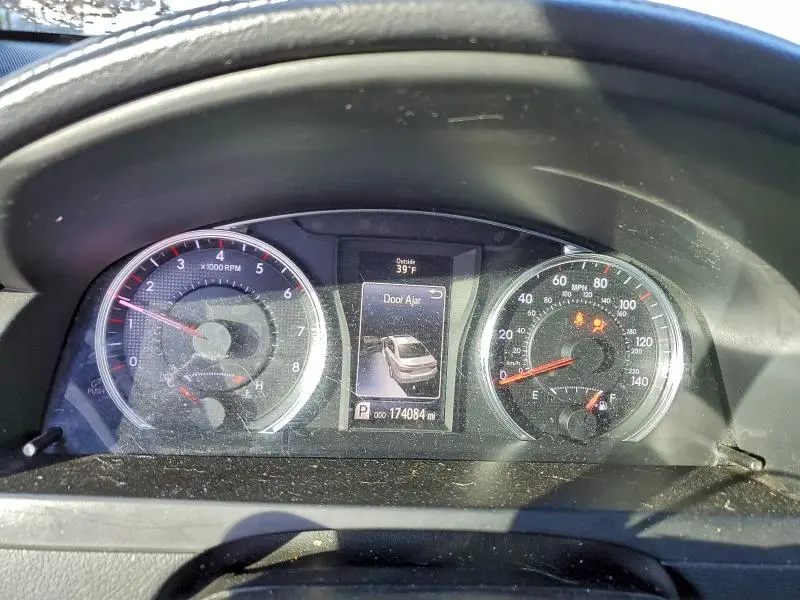 2015 TOYOTA CAMRY LE  