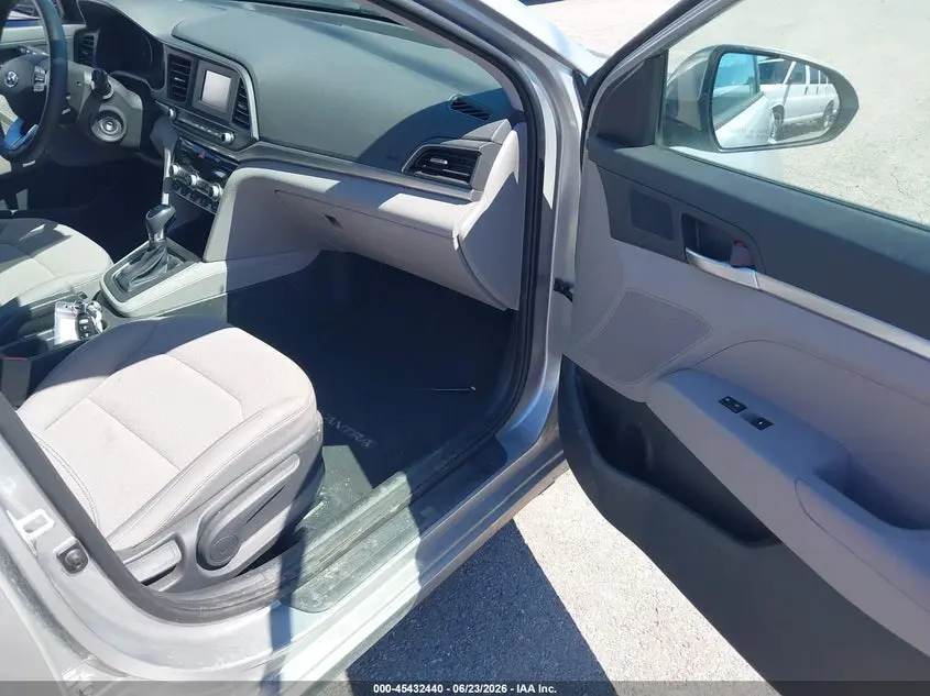 2020 HYUNDAI ELANTRA SE