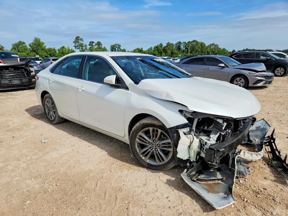 2017 TOYOTA CAMRY SE  