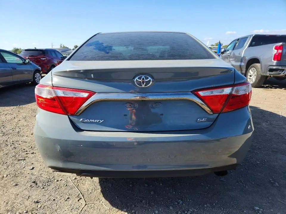 2016 TOYOTA CAMRY SE  