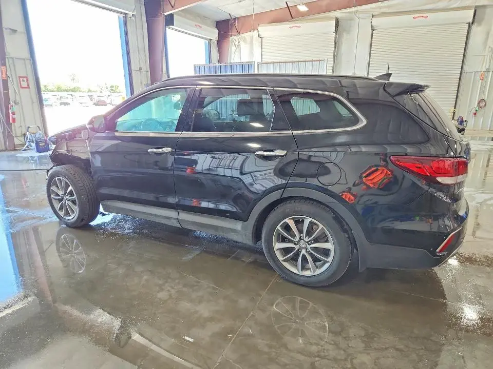 2018 HYUNDAI SANTA FE SE  