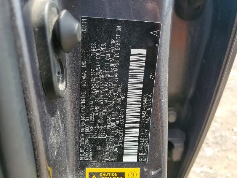 2011 TOYOTA HIGHLANDER SE  