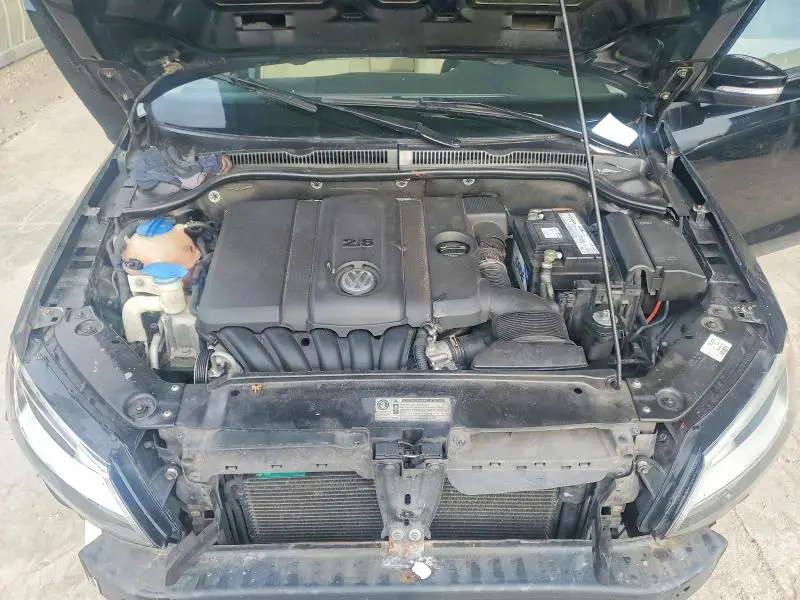 2012 VOLKSWAGEN JETTA SE  