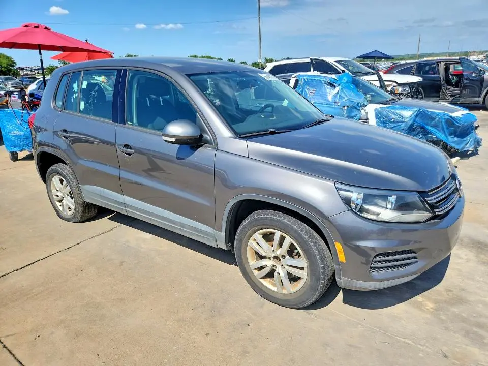 2014 VOLKSWAGEN TIGUAN S  